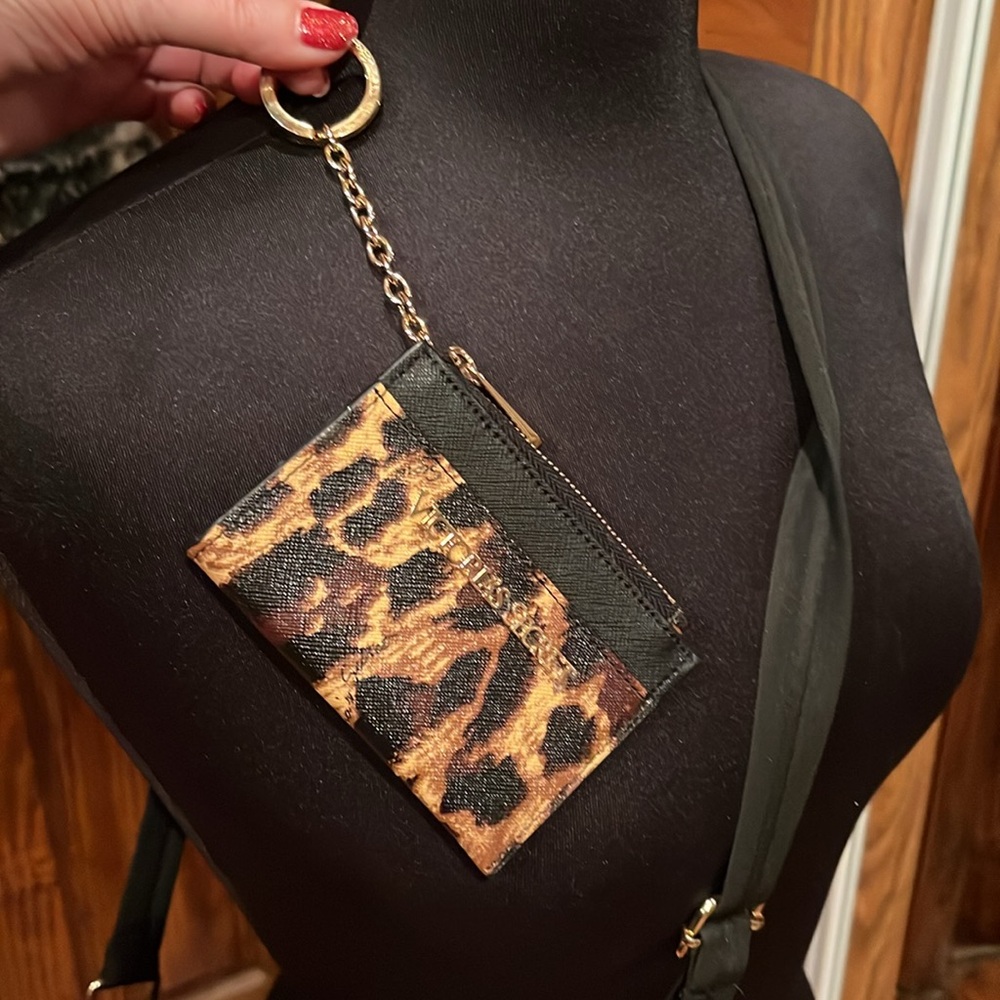 NWOT Victoria’s Secret Leopard Print Bag & Wallet Set - Picture 12 of 15